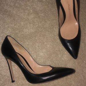 Gorgeous black Gianvito Rossi stilettos.